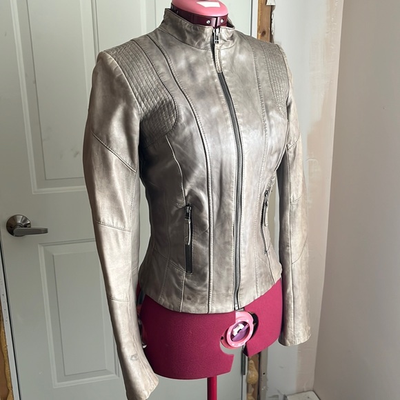 Genuine leather jacket - Picture 1 of 10